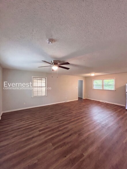 Building Photo - 4026 Angus Dr