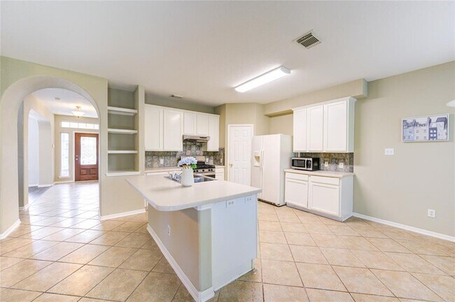 Building Photo - 6114 Breezy Hollow Ln