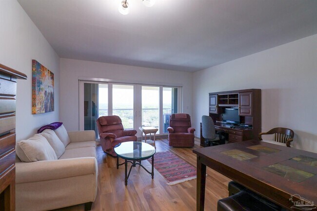 Building Photo - 825 Bayshore Dr