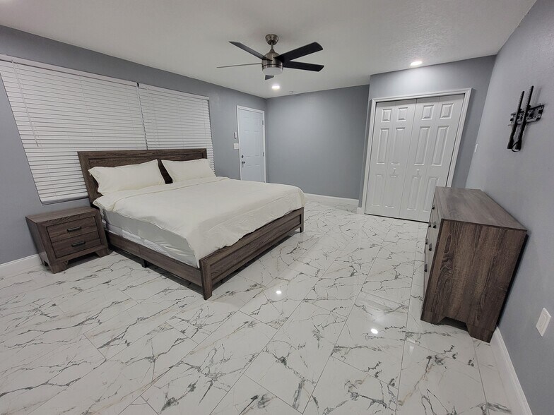 Bedroom - 1116 Madrid Ave