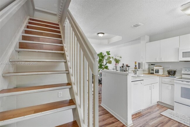 Building Photo - 14207 SW 121st Pl