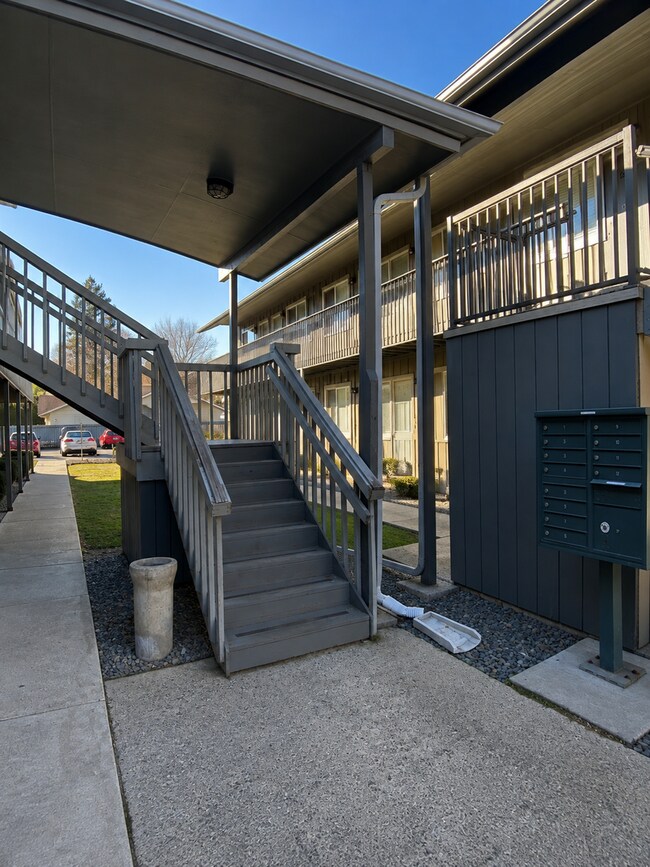 Building Photo - 201A Valleyview Ave
