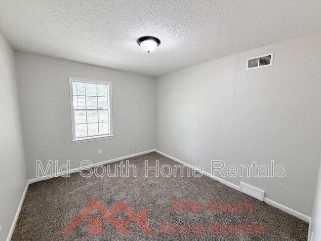 Building Photo - 3231 Harvester Ln