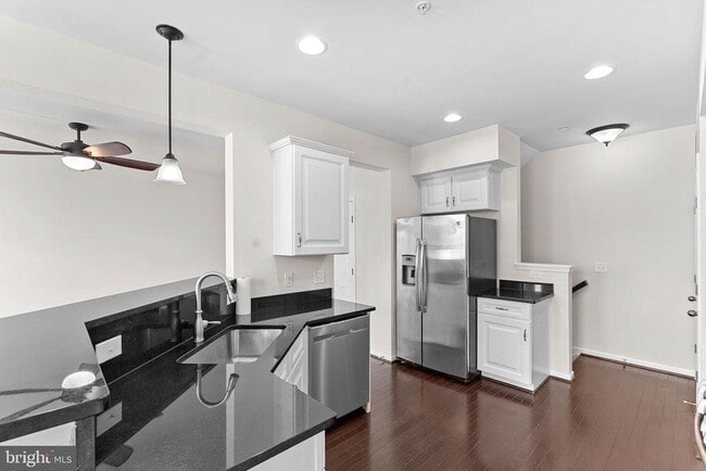 Building Photo - 25222 Briargate Terrace