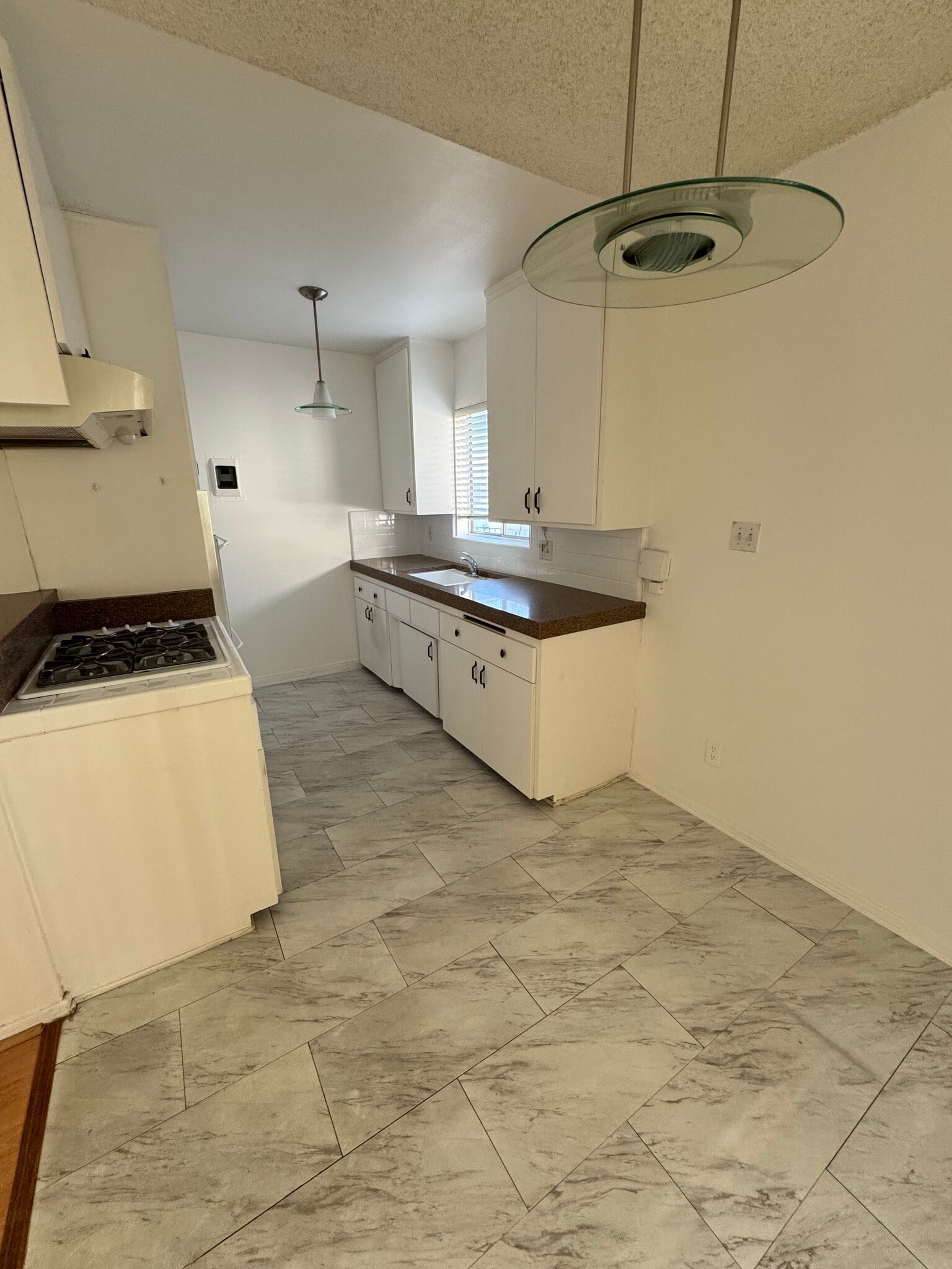 Building Photo - 11974 Walnut Ln