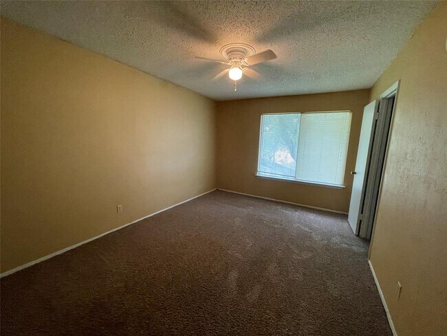 Building Photo - 9611 Blue Creek Ln