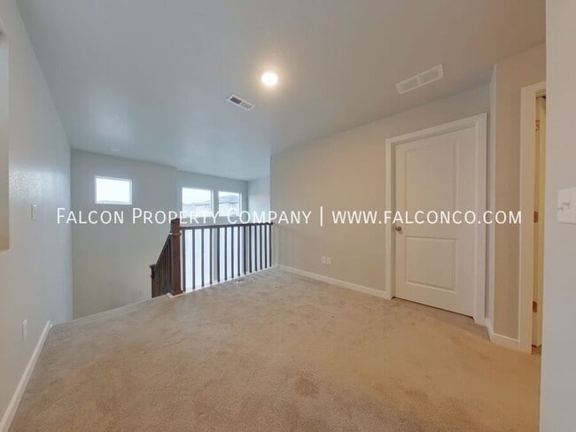 Building Photo - 6381 Wingding Point