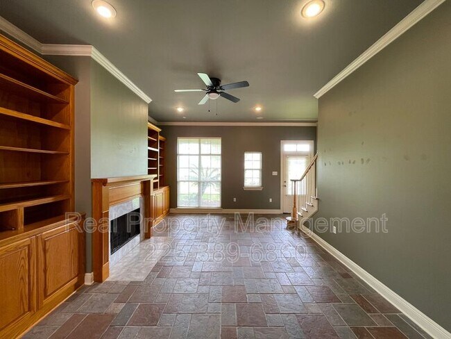 Building Photo - 40056 Champion Tif Dr E