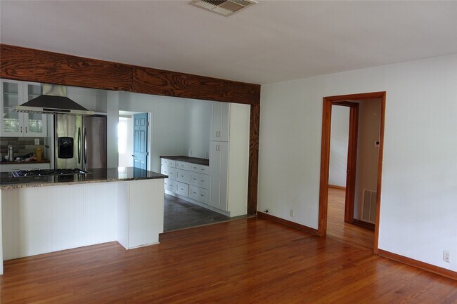 Building Photo - 918 Lehman St