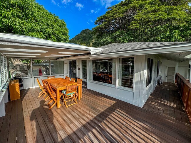 Building Photo - 3238 Alani Dr