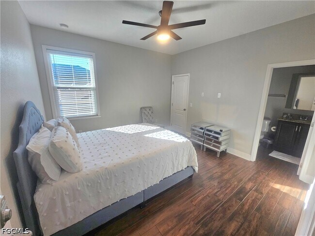 Building Photo - 1919 SW 26th Terrace