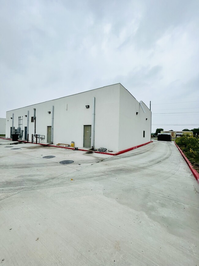 Building Photo - 4518 S Raul Longoria Rd