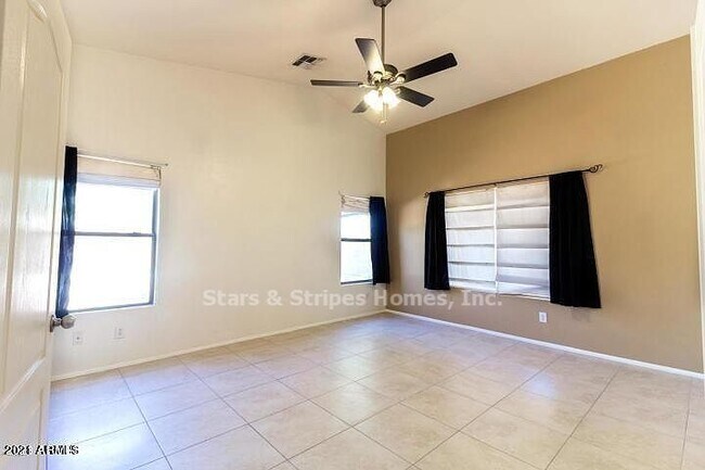 Building Photo - SPACIOUS SWEET HOME