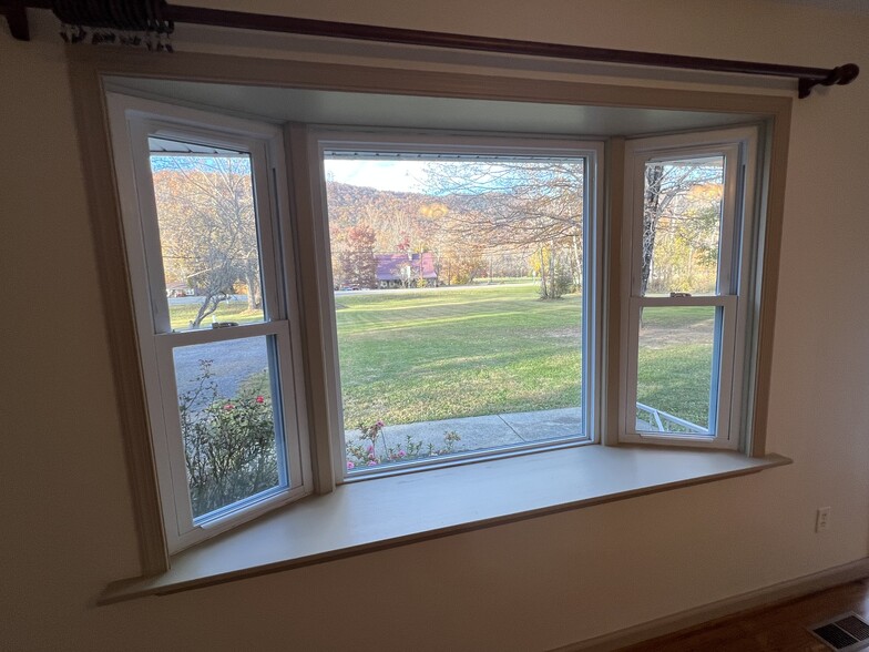 Building Photo - 4020 Bradshaw Rd