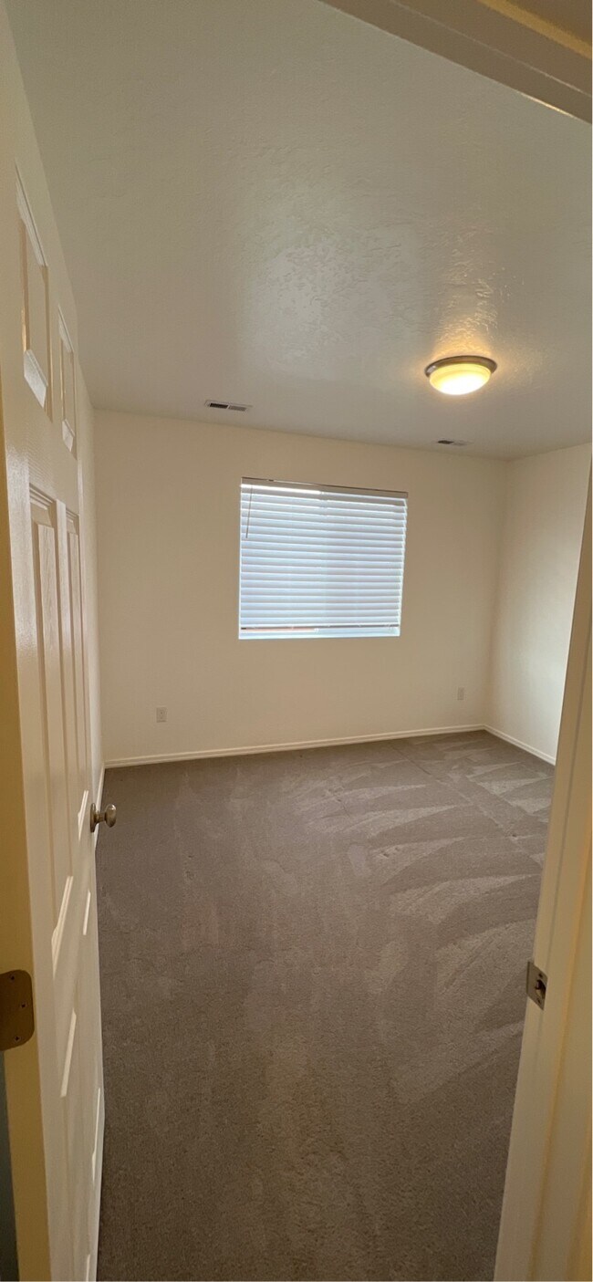Building Photo - 7748 E Bratton Dr