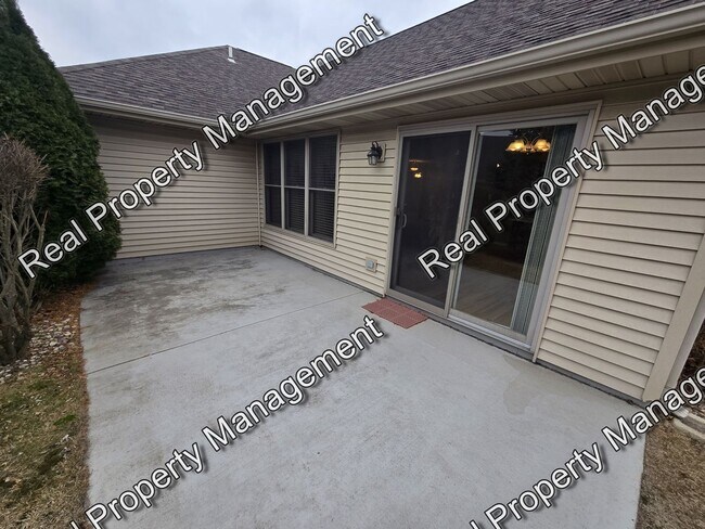 Building Photo - Maintenance Free Two Bedroom Townhome
