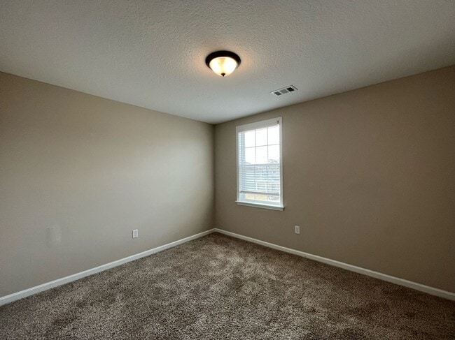 Building Photo - New Home in Smiths Station