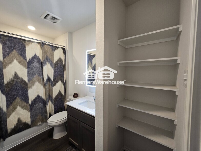 Building Photo - 616 Chuck Wagon Dr