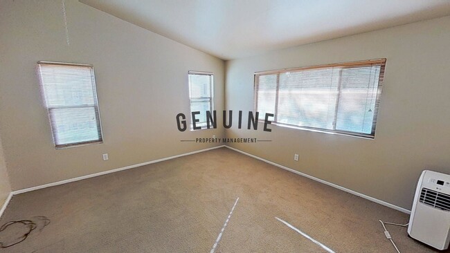 Building Photo - 2 Story 3Bd 2Ba Townhouse