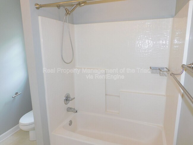 Building Photo - 2804 Mitchell Wood Dr