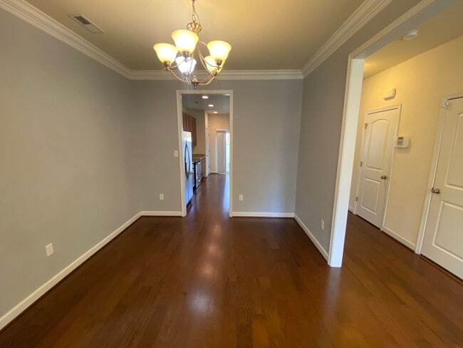 Building Photo - Spacious & Updated 3BR/3BA Home Near Shopping & Interstate Access!