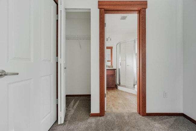 Building Photo - Nice 3 beds / 3.5 baths Townhouse in Greenwood/NW Seattle!