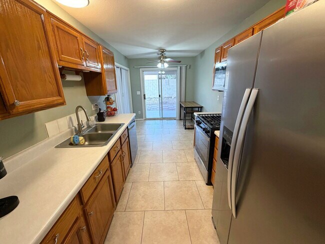 Building Photo - 10069 E Paseo San Ardo