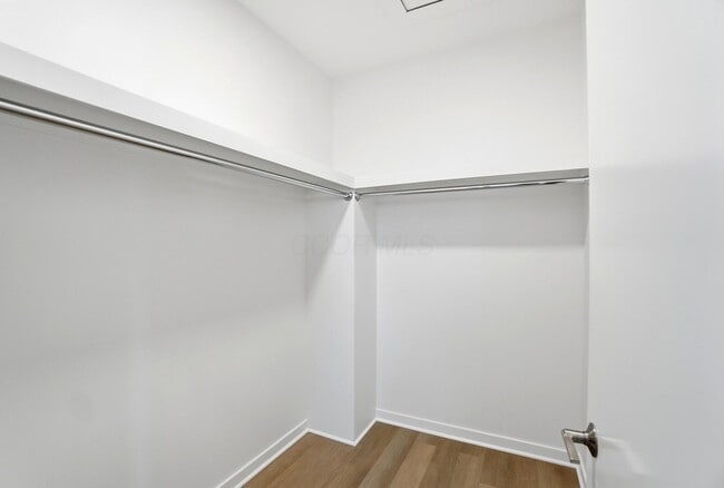 Building Photo - 33 N Blacksmith Ln