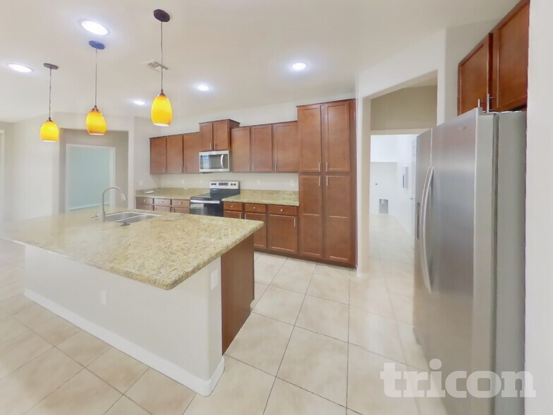 Building Photo - 34953 N Open Range Dr