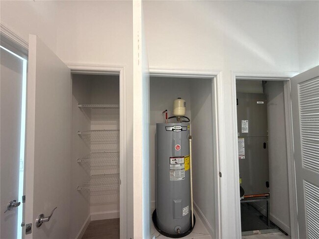 Building Photo - 420 Famagusta Dr