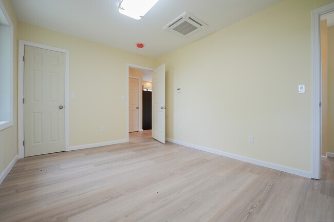 Building Photo - 24 Burr Ave