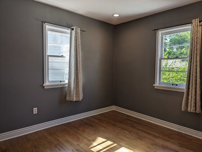 Building Photo - Charming Old Town Longmont Home!