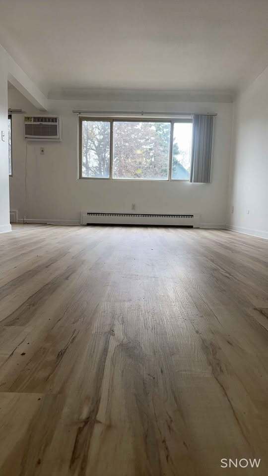 Building Photo - 1031 Cromwell Ave