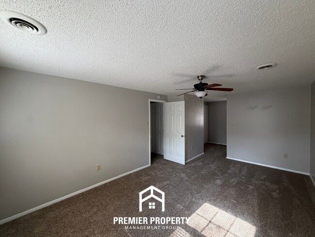 Building Photo - 7057 Catalpa Hill Cove