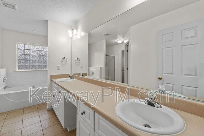 Building Photo - 435 St Julian Pl