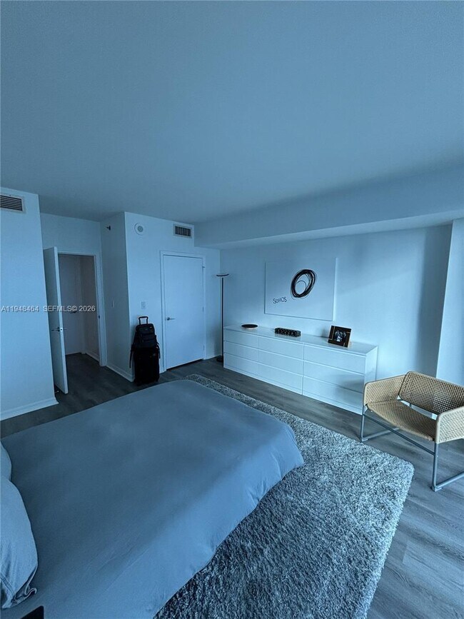 Building Photo - 500 Brickell Ave