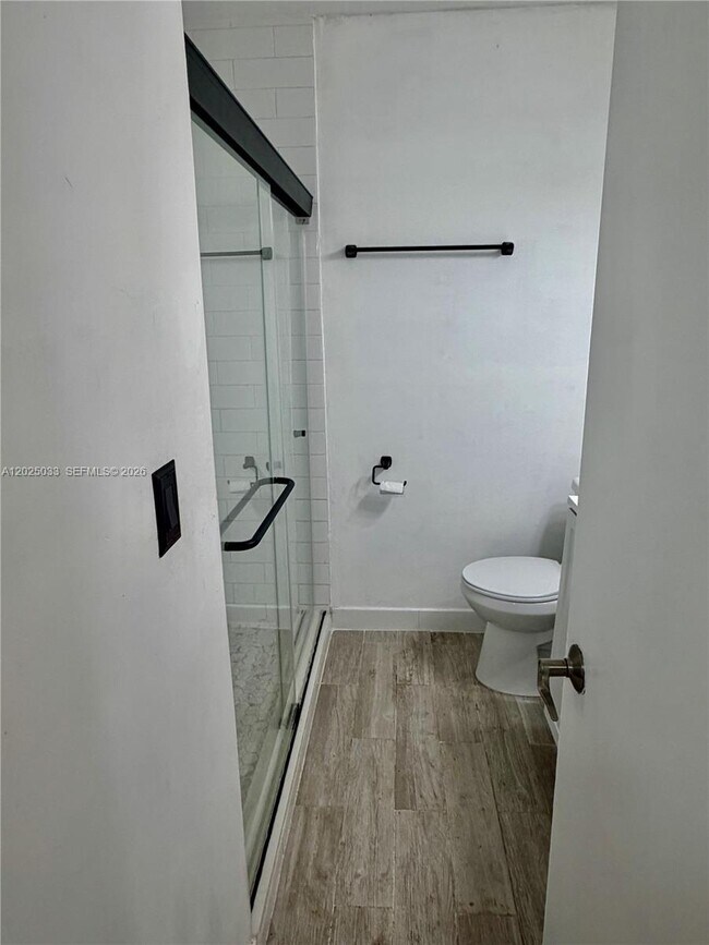 Building Photo - 1705 W 57th St