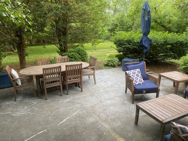 Building Photo - 996 Castlegate Ct