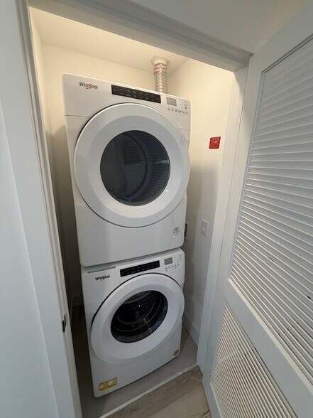 Building Photo - 41 NW 31st St