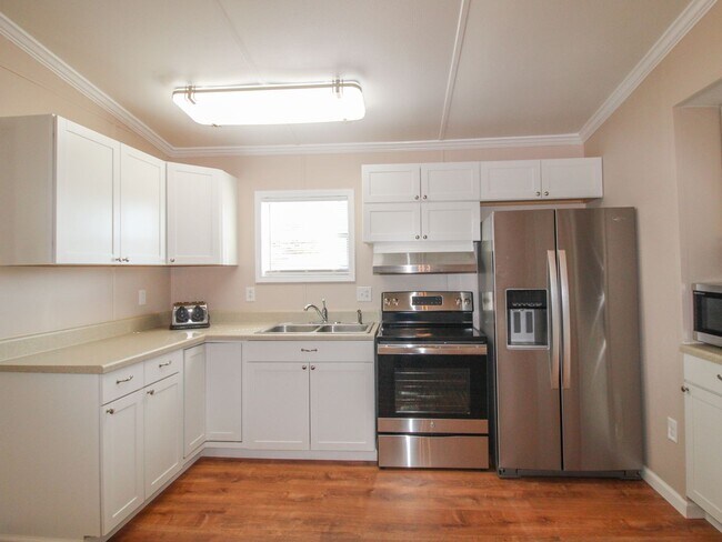 Building Photo - Recently Updated Manufactured Home!
