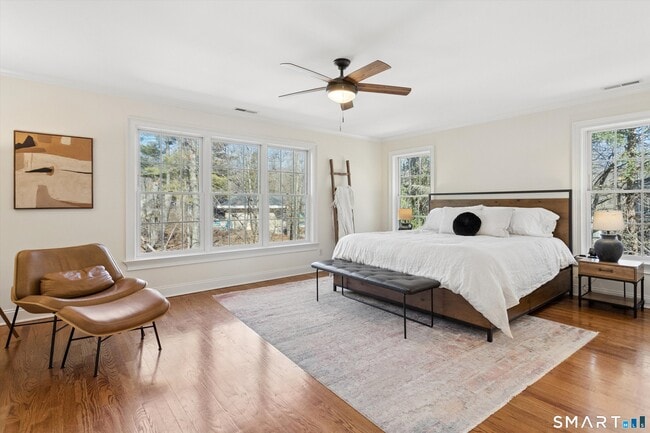 Building Photo - 166 Edward Pl