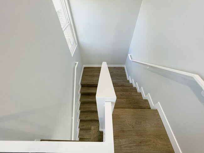 Building Photo - 2641 S Budlong Ave