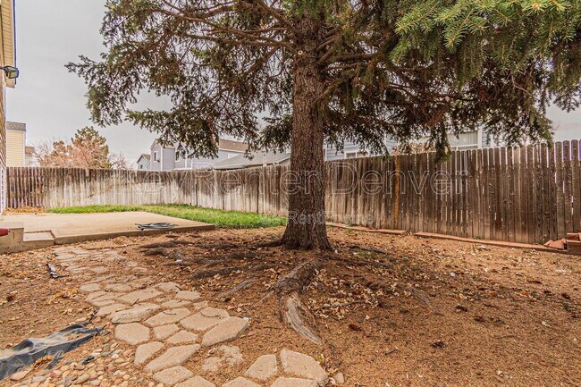 Building Photo - 18747 E Carmel Cir