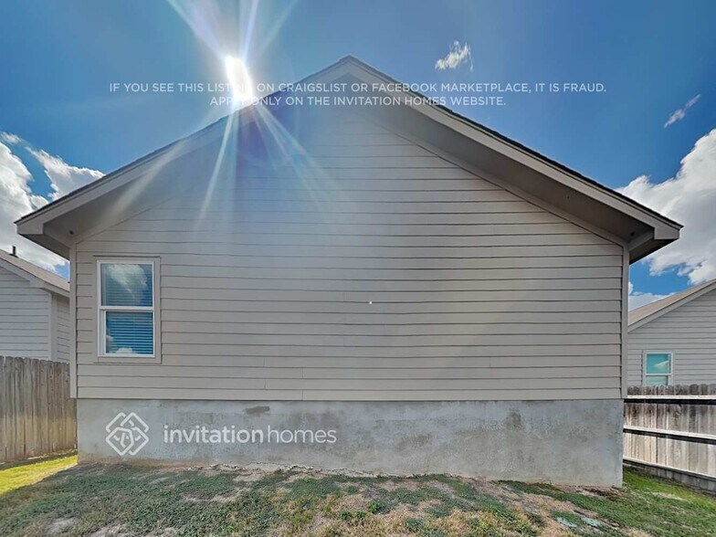 Building Photo - 5738 Leon Pl
