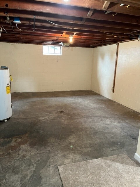 Storage - 19205 Longmeadow Rd