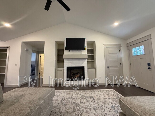 Building Photo - 54 Morvan Dr