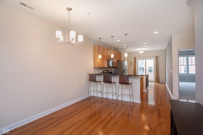 Building Photo - 517 N Park Ave