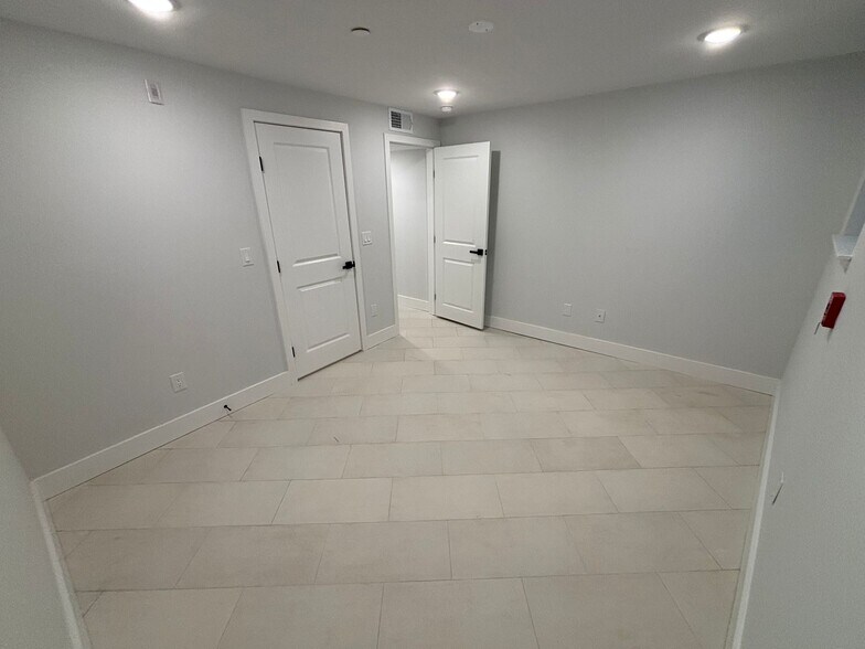 Building Photo - 713 N 42nd St