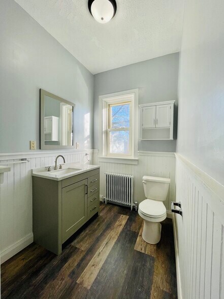 Building Photo - 33 Linden Ave