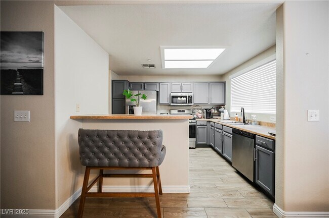 Building Photo - 833 Aspen Peak Loop